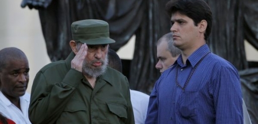 Fidel Castro nechal teplákovku doma, hovořil zas v uniformě.